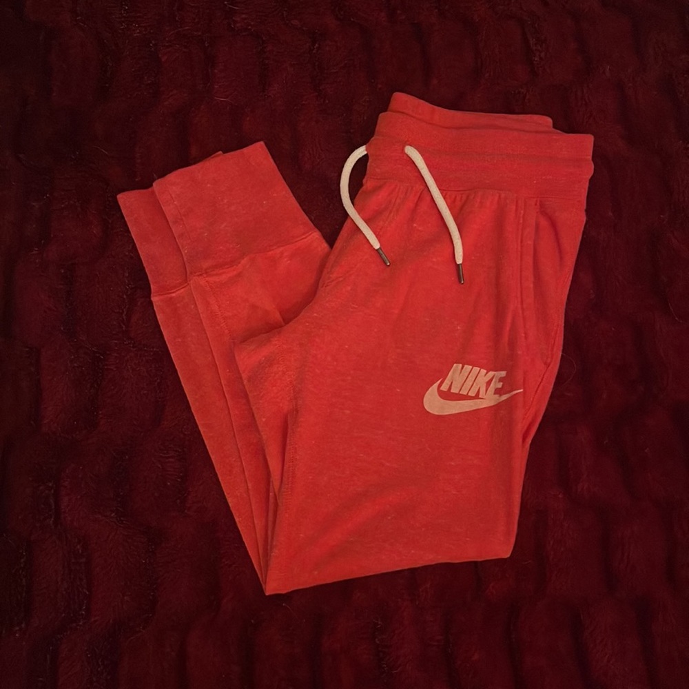 nike capri joggers red orange size xs with pockets vintage stretchy like new